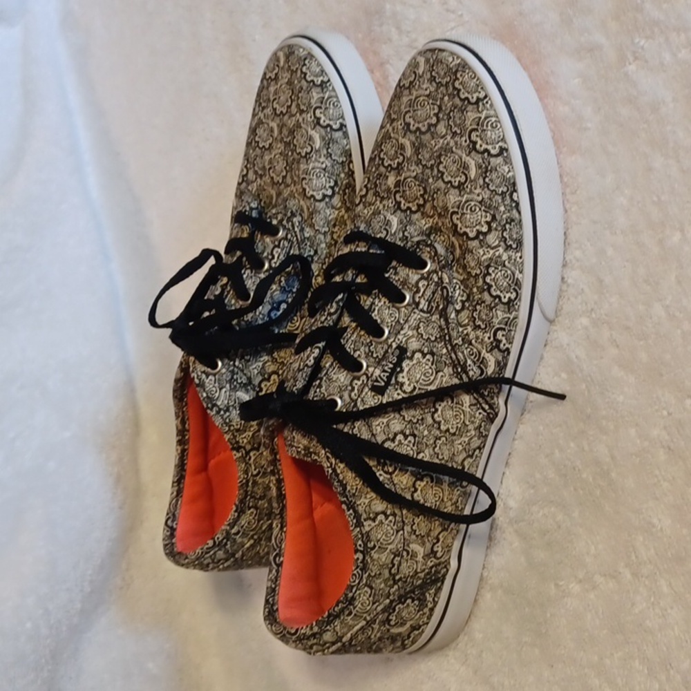 Vans shoes off the wall black and white women's size 7